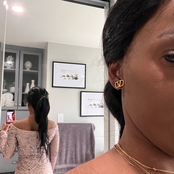 bcbgmaxazria sequin dress, brand new with tags on. - Picture 4 of 5